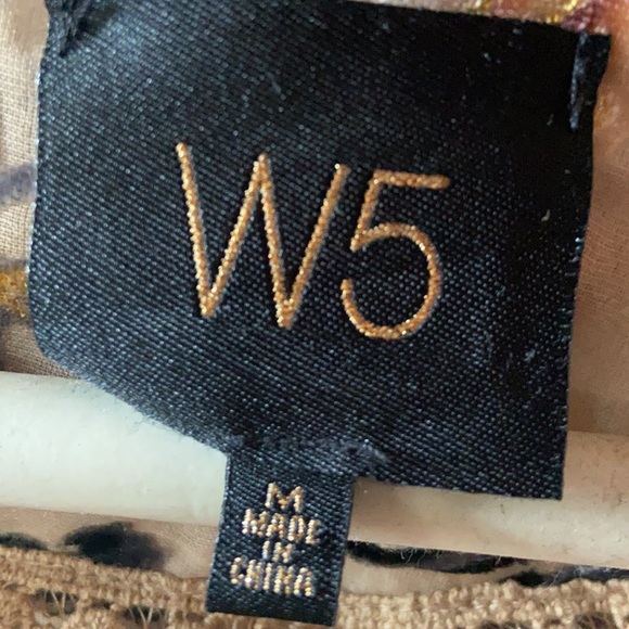 EUC Beautiful Sheer cover with velvet flowers with gold trim - Picture 4 of 5